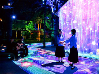 流光溢彩，夜色周庄，体味不一样的水乡古镇