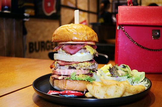 厦门集美潮玩新街区,邂逅年轻活力,见识块大料多的九层美式汉堡