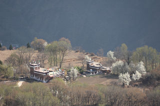 春天里的一场雪-----金川丹巴赏花3天2晚自驾游