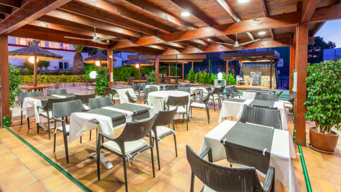 Cristina - Complejo Les Palmiers