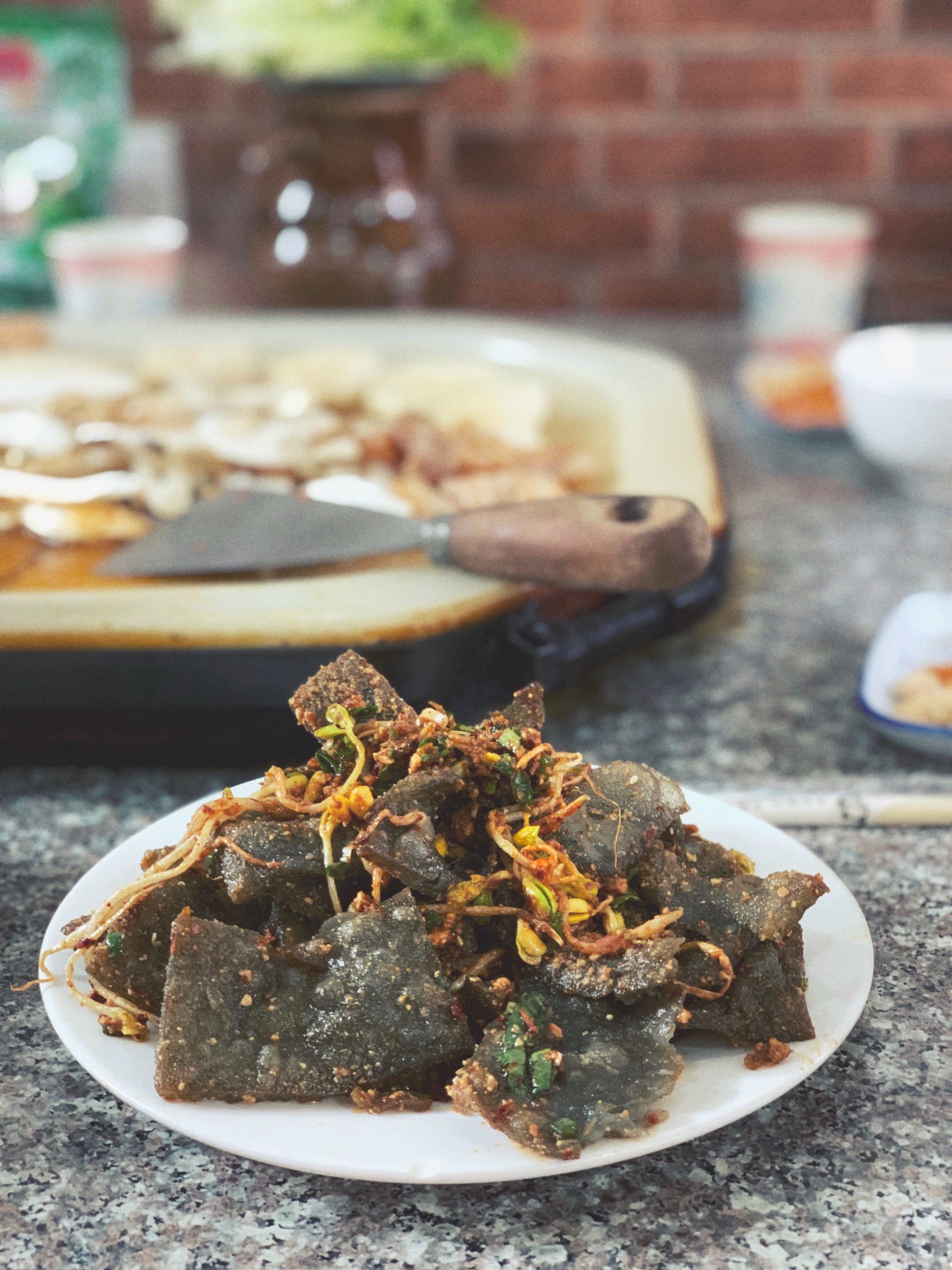 宏宏无烟石板烧烤