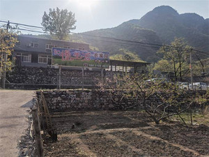 十渡镇游记图文-北京十渡80慢生活民宿农家院，拒马河从门前流过，钓鱼纳凉超爽！