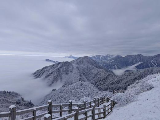西岭雪山景区
