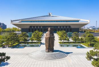 孔儒说·曲阜孔子博物馆【国家金牌导游精彩讲解】拼团半日游【[金牌讲解]导师级专业讲解，文物和文化融合，会让你收获满满，不虚此行，强烈推荐。】