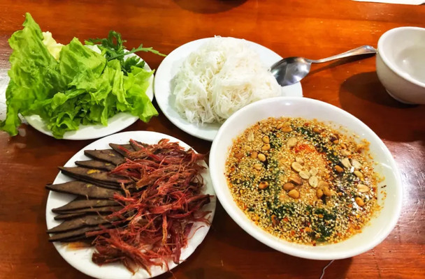 腾冲又登TOP榜,云南这座酸酸辣辣的神仙小城,必吃!