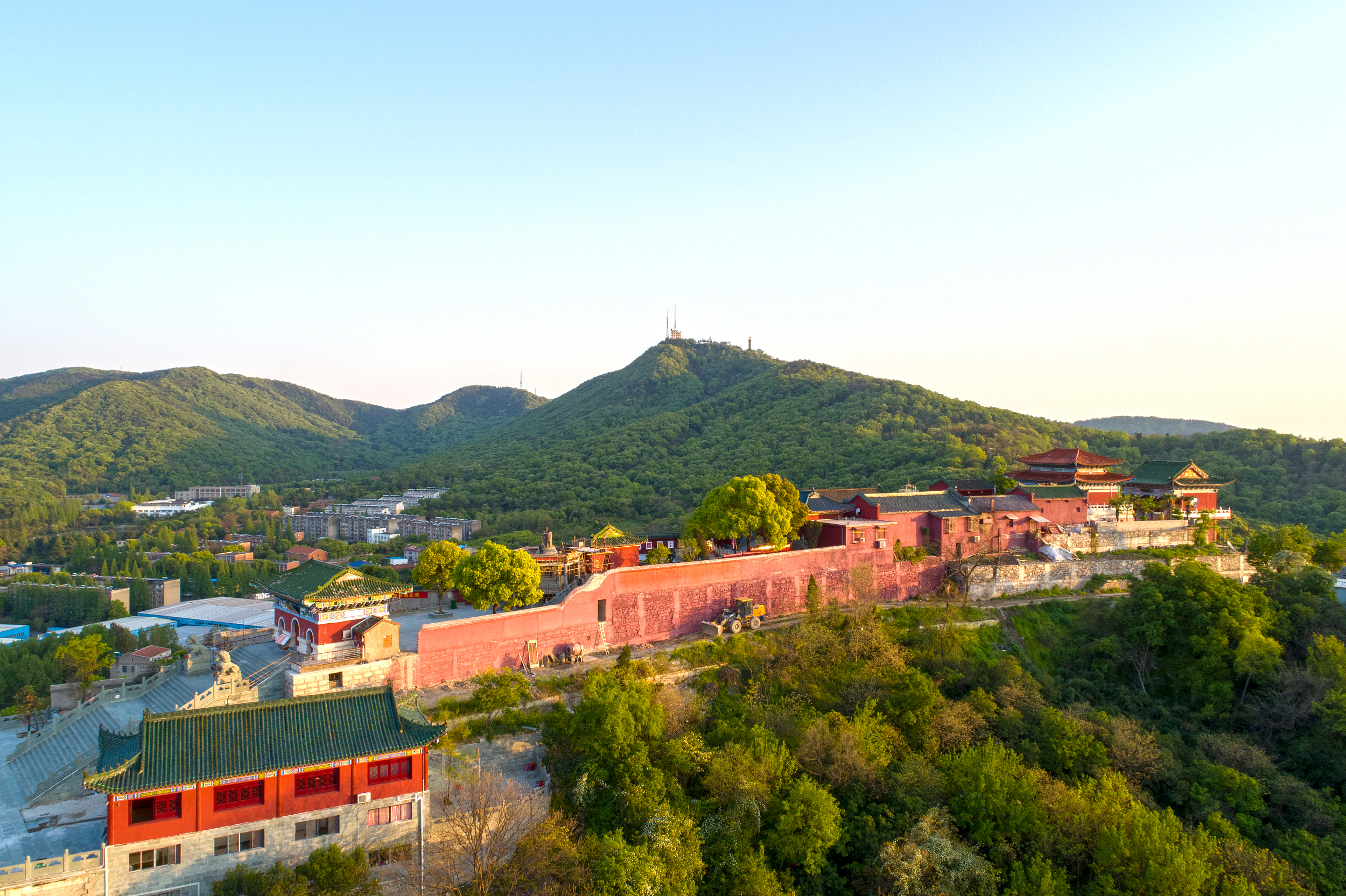 4-Day Xiangyang Tour: From Zhaomingtai to Xian Mountain, a blend of history and nature