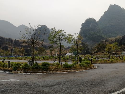 响水石林
