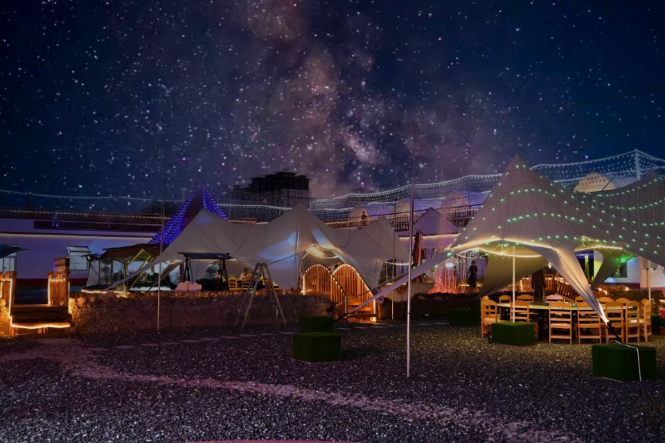 苏德乐众星河营地