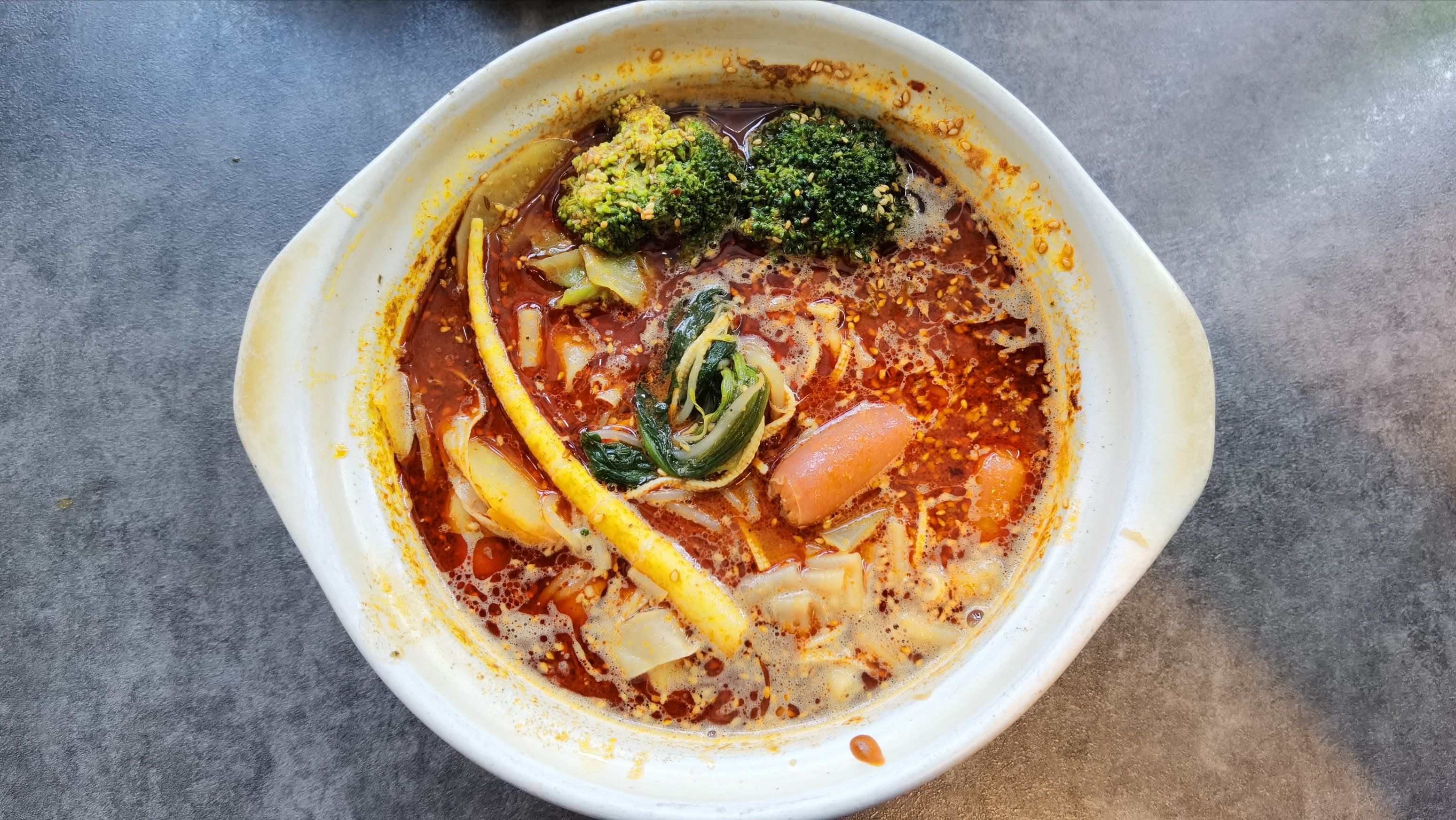 鑫洪福砂锅麻辣烫