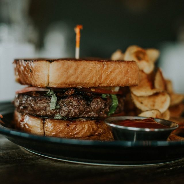 Foxgardin Family Kitchen餐厅图片