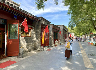 网红大街 - 雍和宫大街彰显北京传统街巷风貌