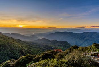 鸡足山一日游【含门票索道+观光车｜品质纯玩｜往返接送】【佛教五大山之一！观鸡足山八景，缘系金顶寺。】