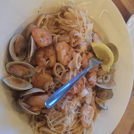 Harpoon Larry's Oyster Bar餐厅图片