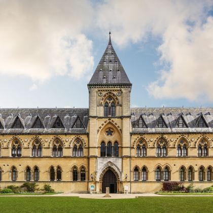 英国伦敦+爱丁堡+约克+巴斯+七姐妹国家公园+温德米尔湖8日7晚拼小团