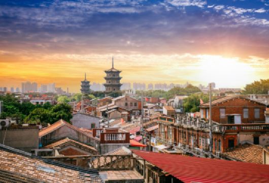 泉州开元寺+洛伽寺+西街+十里黄金海岸●私家团1单1团2人起【一条奇妙街两座庙+一桥一塔一码头一钟楼+一座历史悠久的博物馆 春节期间不含讲解】