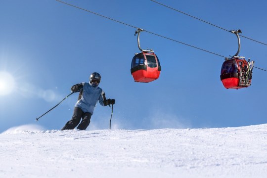 乌鲁木齐龙骧马术滑雪场