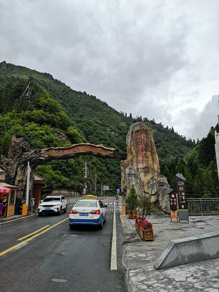 畅游云端草原、藏传寺庙、红色足迹令人难忘的甘南行