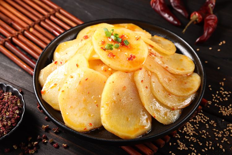 Potato slices with ginger