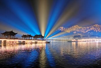 广东潮州开元寺泰佛殿韩文公祠牌坊街夜游【纯玩独立团夜游潮州】【[品质优选]优质服务，独立成团出行，一对一客服服务，专业司导，提供多日游行程定制服务】