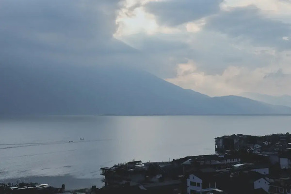 大理故事:夏日的大理,像极了宫崎骏动画里的场景