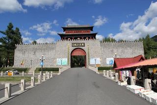 打卡威虎山影视城，跟着剧本去旅行