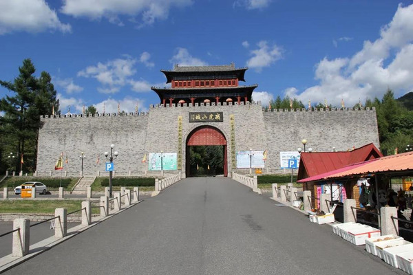 打卡威虎山影视城,跟着剧本去旅行