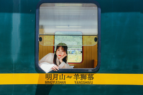 湖南去江西旅游选择了江西明月山