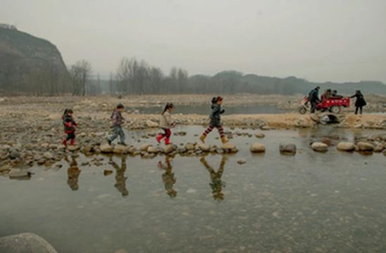 冯洪波：滍水向东