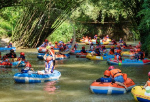 佛影峡漂流景点图片