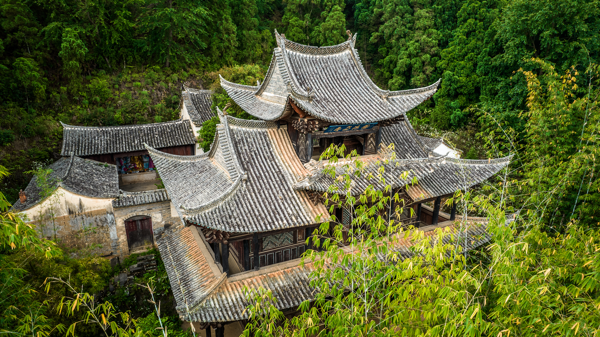 2-Day Mile Tour: Yuhuang Pavilion and Huquan Hot Springs, Dongfengyun's artistic charm