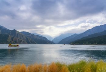 乌鲁木齐南山牧场+天山天池一日游【可上门接送】【1.拒绝早起/精选线路/深度体验/创新玩法/消费透明】