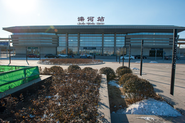 最为特别滦河站，一站分南北，2市共用一站口，你来过吗？