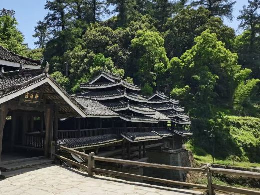 独峒岜团桥景区