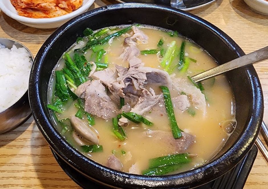 TWIN PORK SOUP WITH SOUP餐厅图片