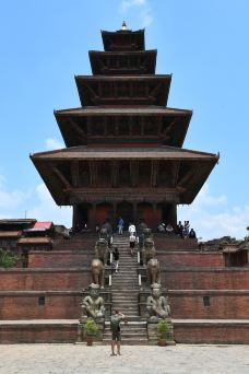 尼亚塔波拉神庙-巴克塔普尔-阿诚的白日梦