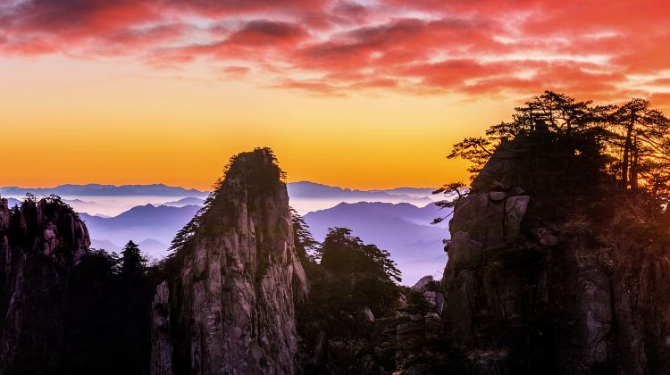 4-Day Huangshan Scenic Area + Hongcun Village + Wuyuan Huangling