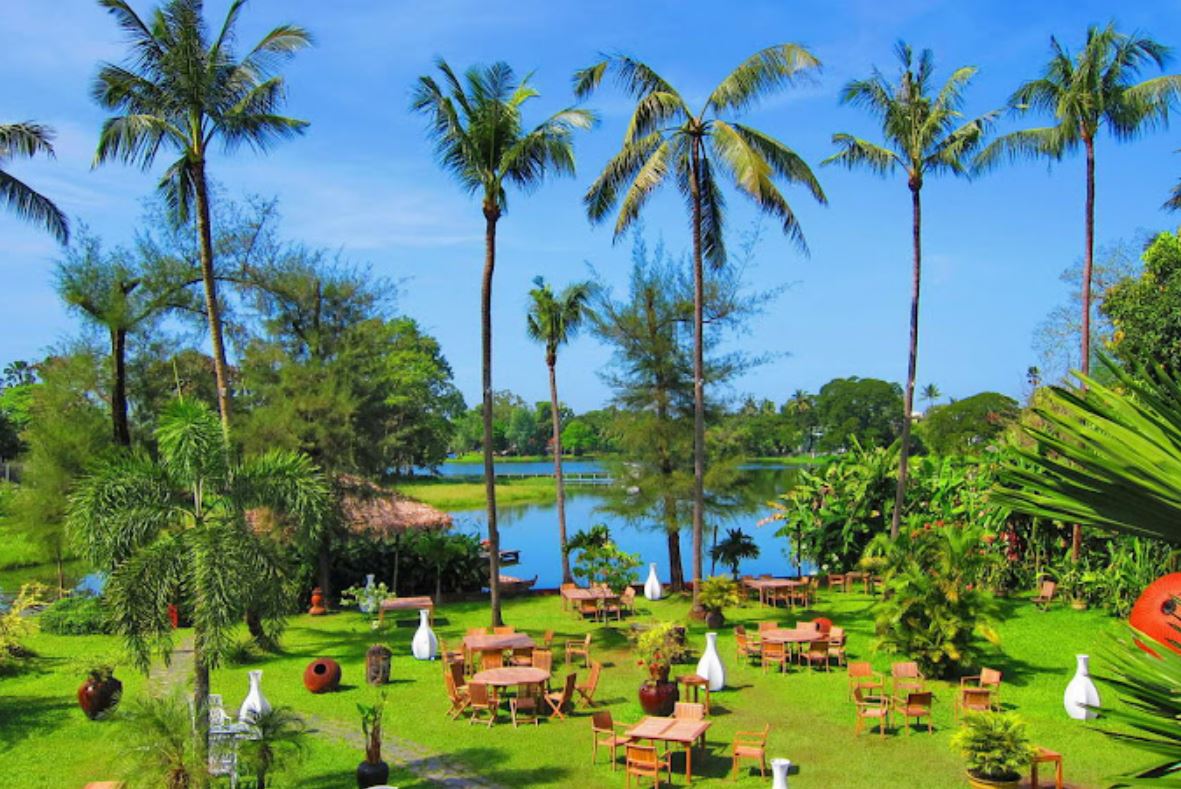 L'Opera Italian Restaurant & Bar (at Inya Lake)