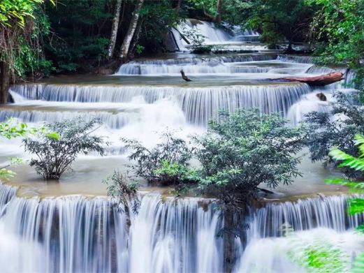 周洛龙潭风景区