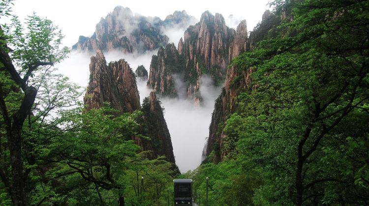 6-Day 6-day 5-night · Private Tour · Huangshan Scenic Area + Wuyuan Huangling + Hongcun Village + Xidi