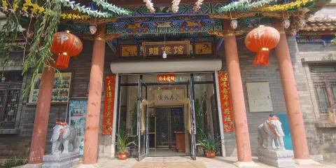 灤州古城名人蠟像館