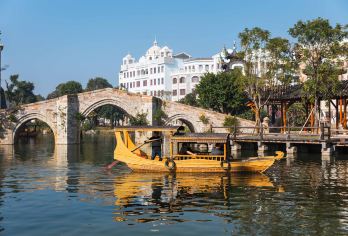 赤坎·广东华侨国际旅游度假区+马降龙碉楼群+立园+开平碉楼【私家小团丨小众玩法丨独立包车丨车型可选丨优选行程丨管家服务丨上门接送】