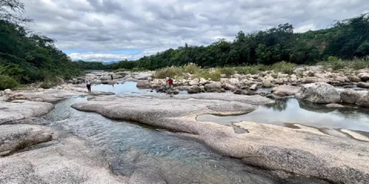 東方市江邊鄉新明村娜姆湖