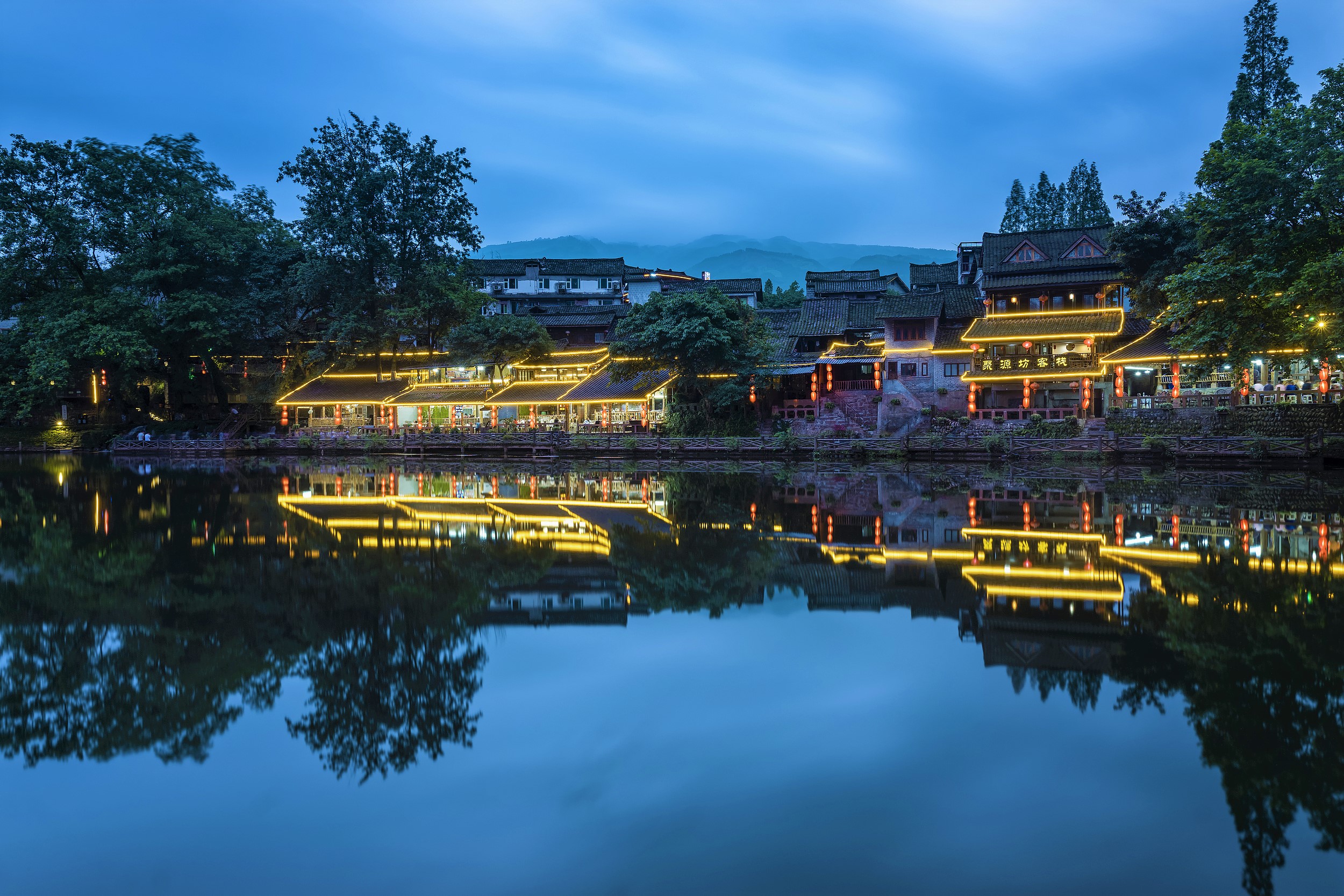 2-Day Meishan & Hongya Tour: Explore the Mysteries of Peng Zu Shan and the Historical Charm of Liu Jiang Ancient Town