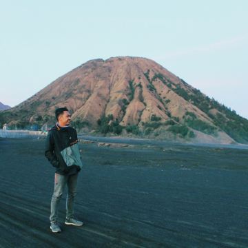 巴厘岛+雅加达+万隆市+三宝垄+沃诺索博+日惹+苏拉卡尔塔+玛琅市+外南梦+泗水+科莫多17日16晚跟团游