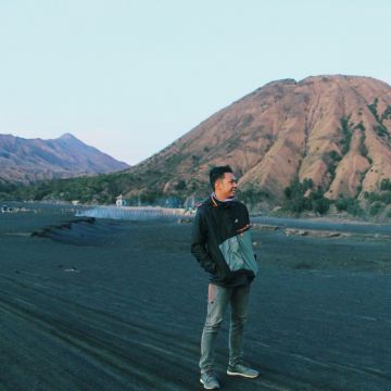 巴厘岛+雅加达+万隆市+三宝垄+沃诺索博+日惹+苏拉卡尔塔+玛琅市+外南梦+泗水+科莫多17日16晚跟团游