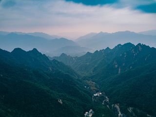 臣本布衣躬耕于南阳！丞相啊我自锦城来一睹您曾游遍的这奇山秀水