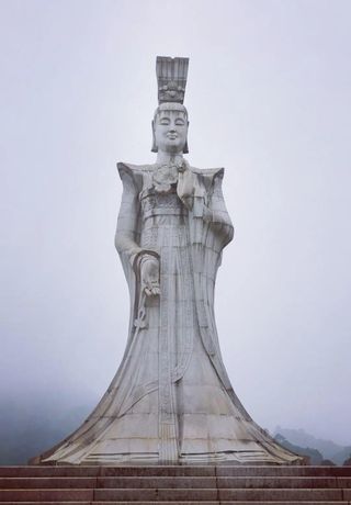 中国最窄“一线天”，又黑又窄，没点胆量过不去！