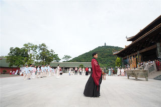 传承中华礼学  助力文化复兴—南宁孔庙隆重举行弘礼学院传统拜师仪式