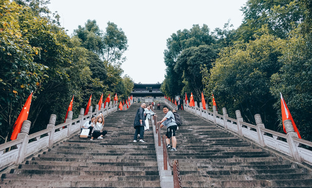 浙江也有一座长城,有1600多年的历史,风景堪比明清长城