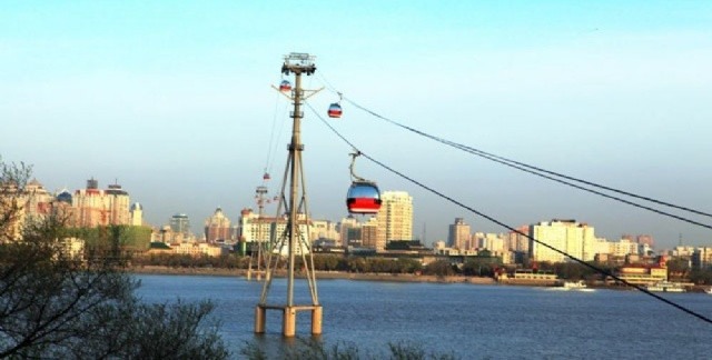 “江中绿岛岛中湖，阁云湖边景色殊”
